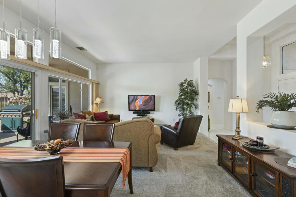 38129 Grand Oaks Avenue Property Photo 7