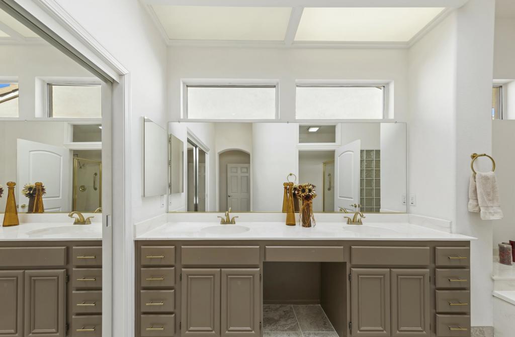 38129 Grand Oaks Avenue Property Photo 19