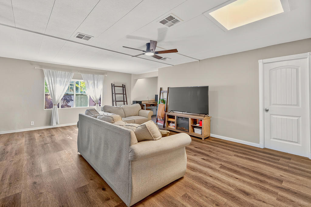33 Diamond E Drive Property Photo 10