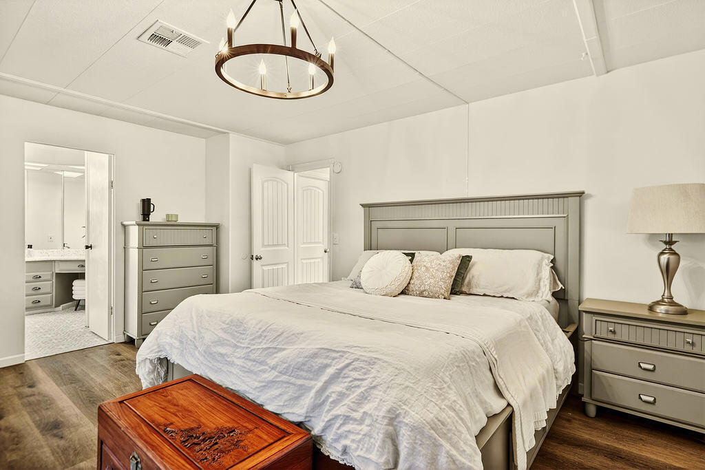 33 Diamond E Drive Property Photo 12