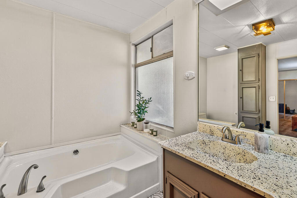 33 Diamond E Drive Property Photo 15