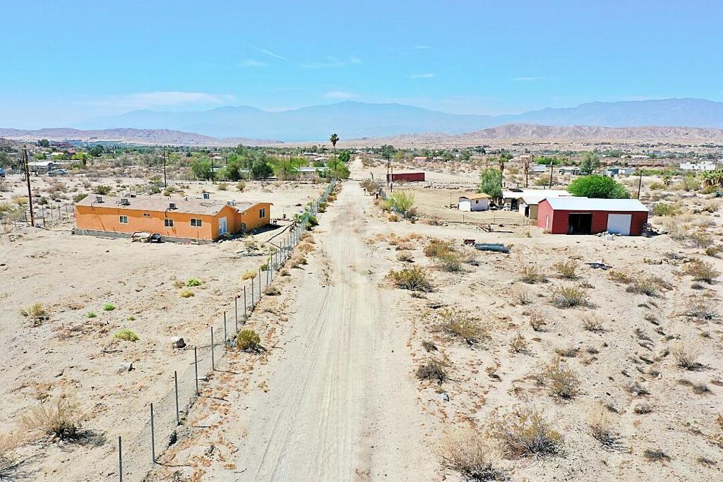 17115 Aqueduct Road Property Photo 1