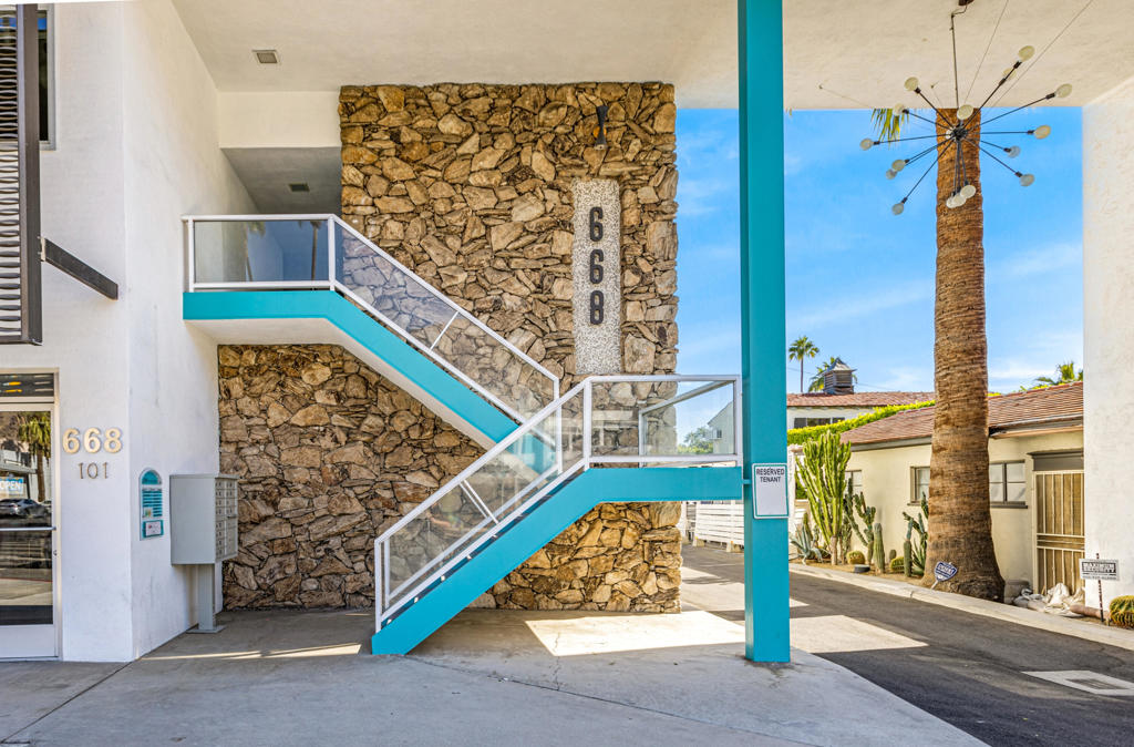664 668 Palm Canyon Drive Property Photo 2