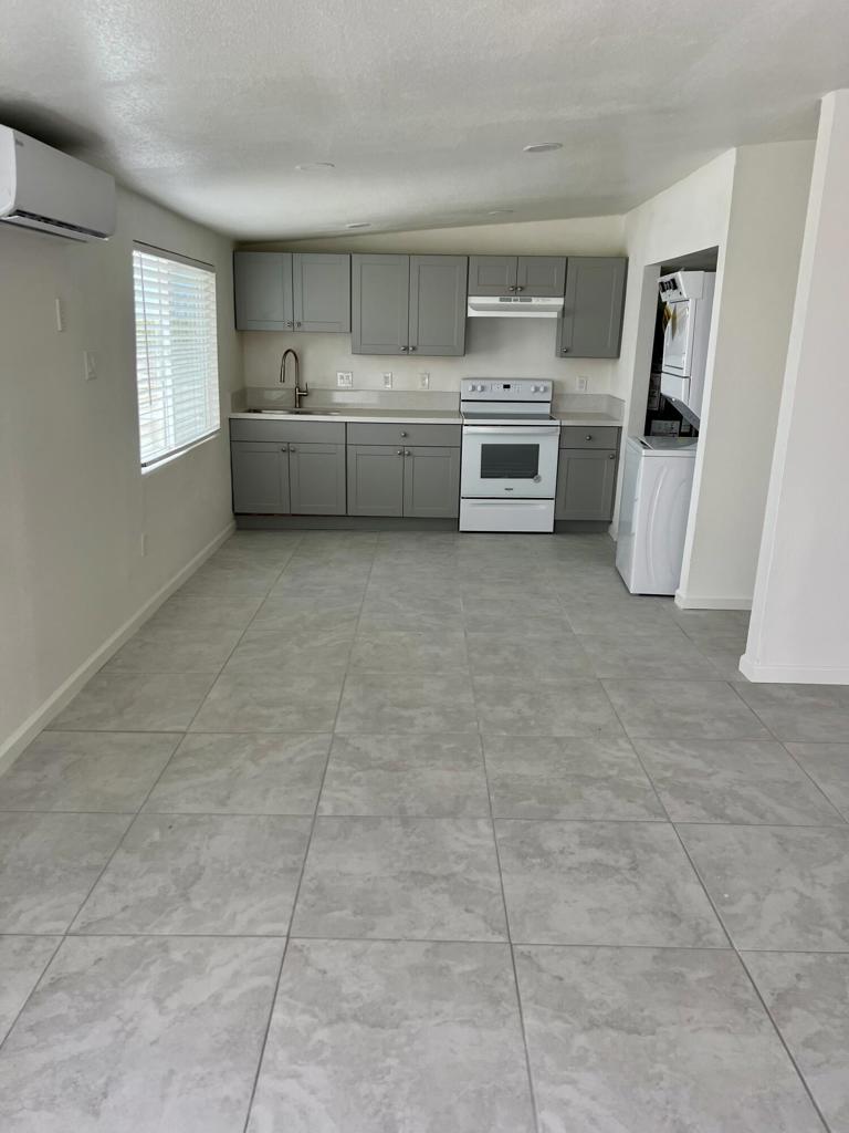 2542 Sea View Drive Property Photo 4
