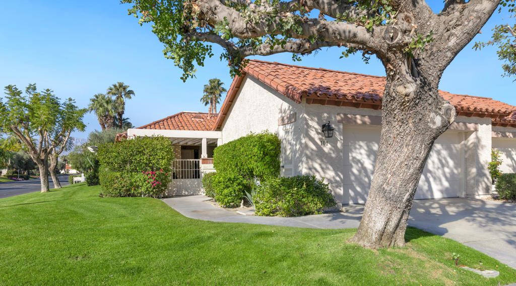 101 Avellino Circle Property Photo 3
