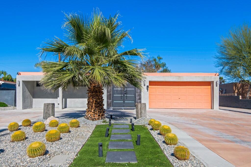 4318 E Mesquite Avenue Property Photo 2