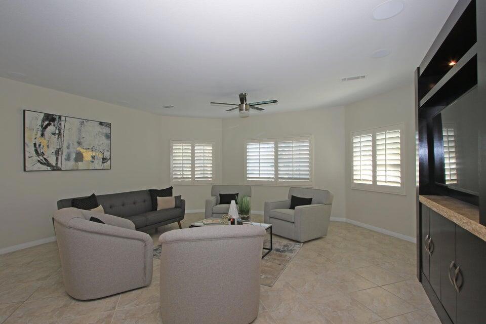 102 Clearwater Way Property Photo 6