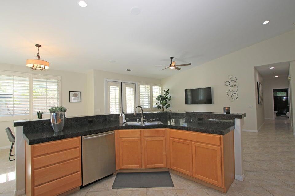 102 Clearwater Way Property Photo 16