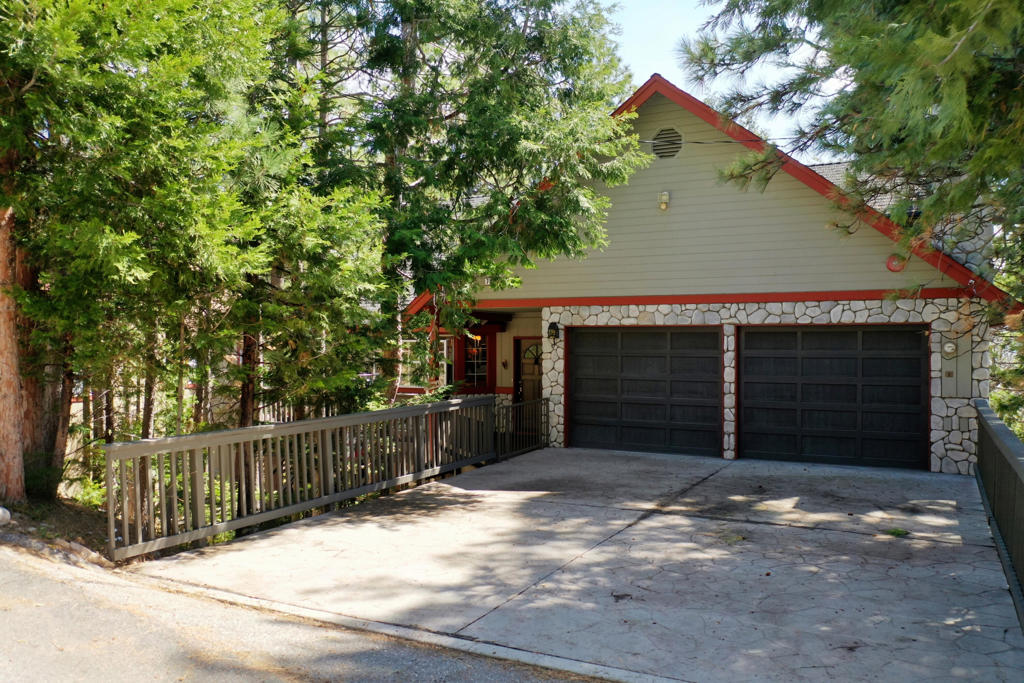 783 Crown Drive Property Photo 1
