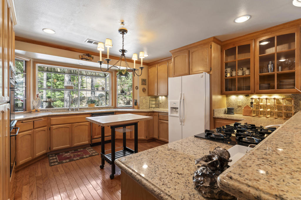 783 Crown Drive Property Photo 4