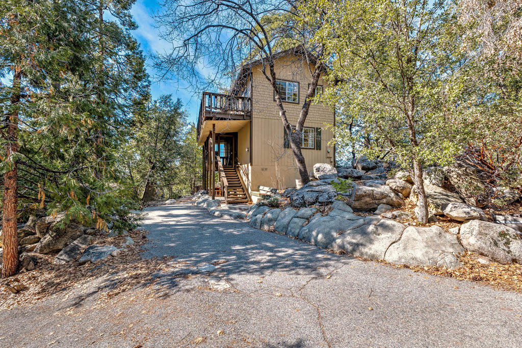 52365 Pine Ridge Road Property Photo 1