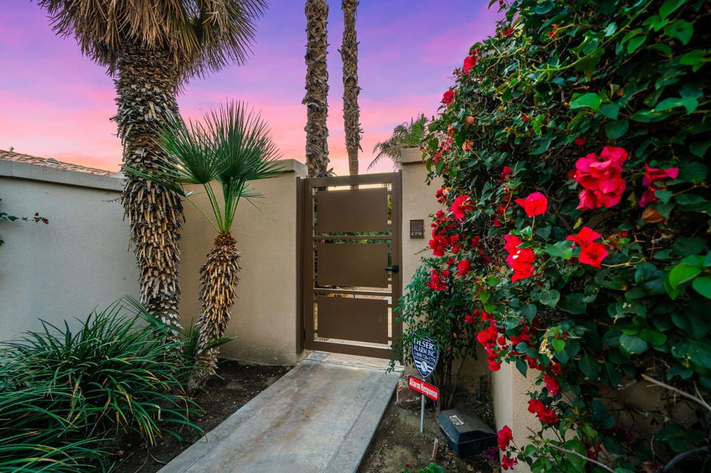 54857 Inverness Way Property Photo 9