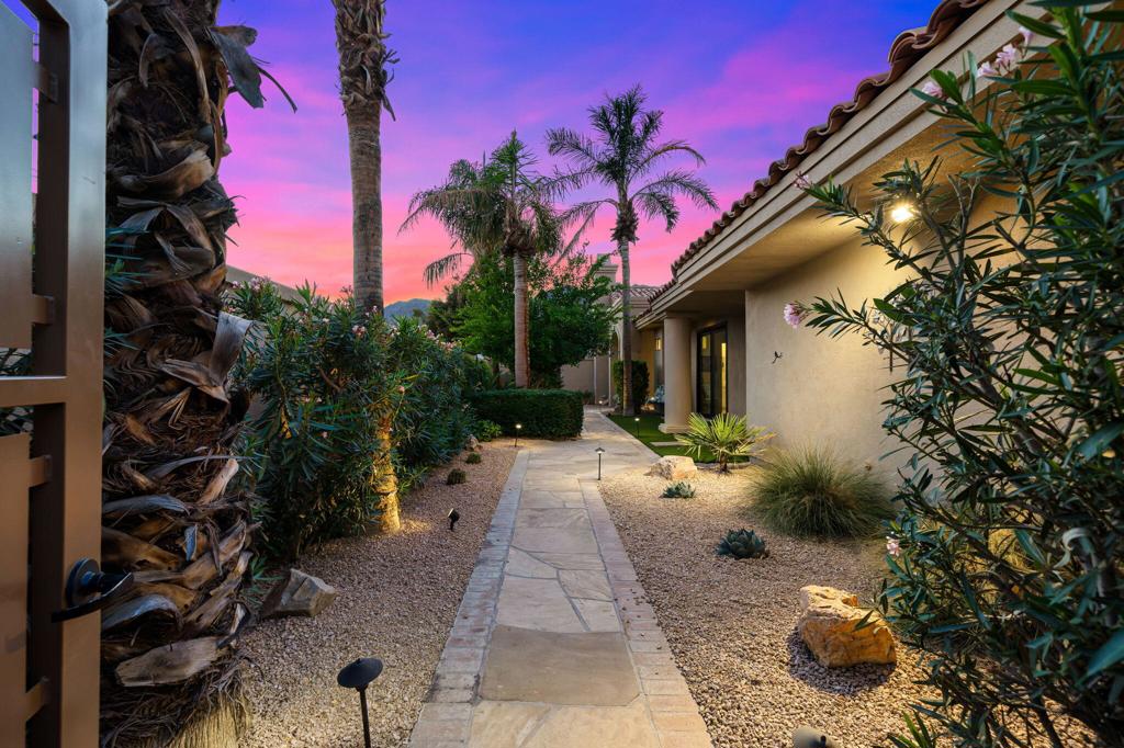 54857 Inverness Way Property Photo 10
