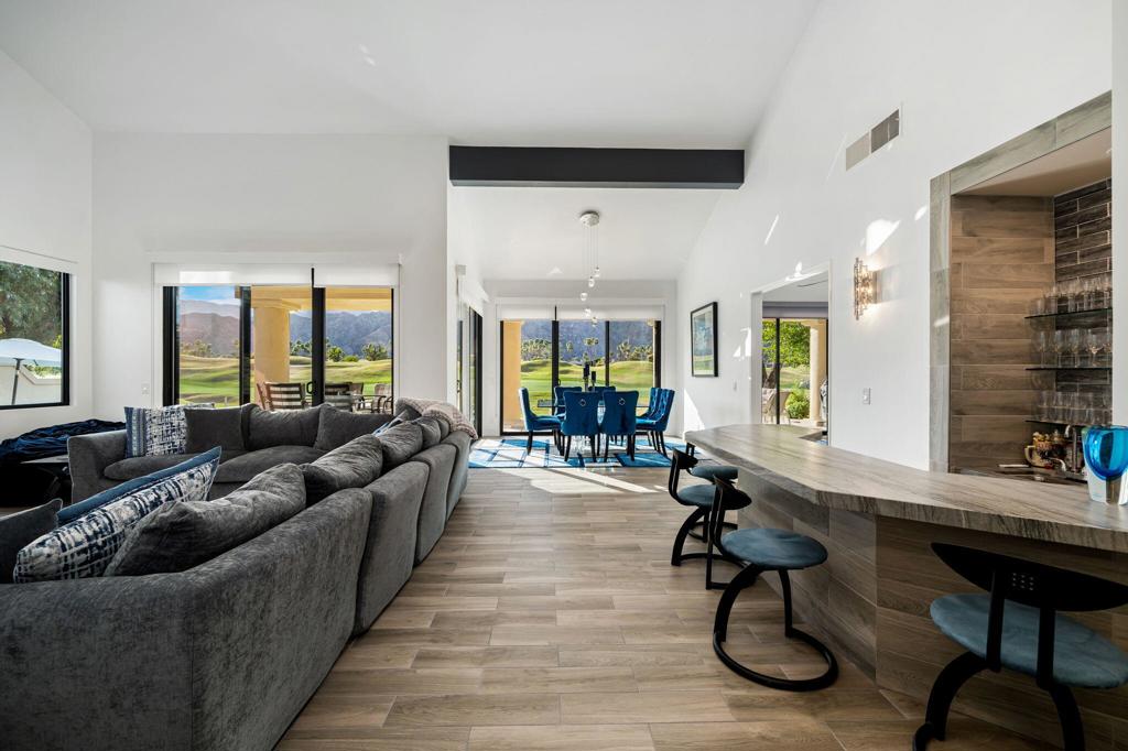 54857 Inverness Way Property Photo 15