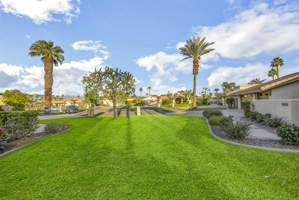 45455 Crow Circle Property Photo 4