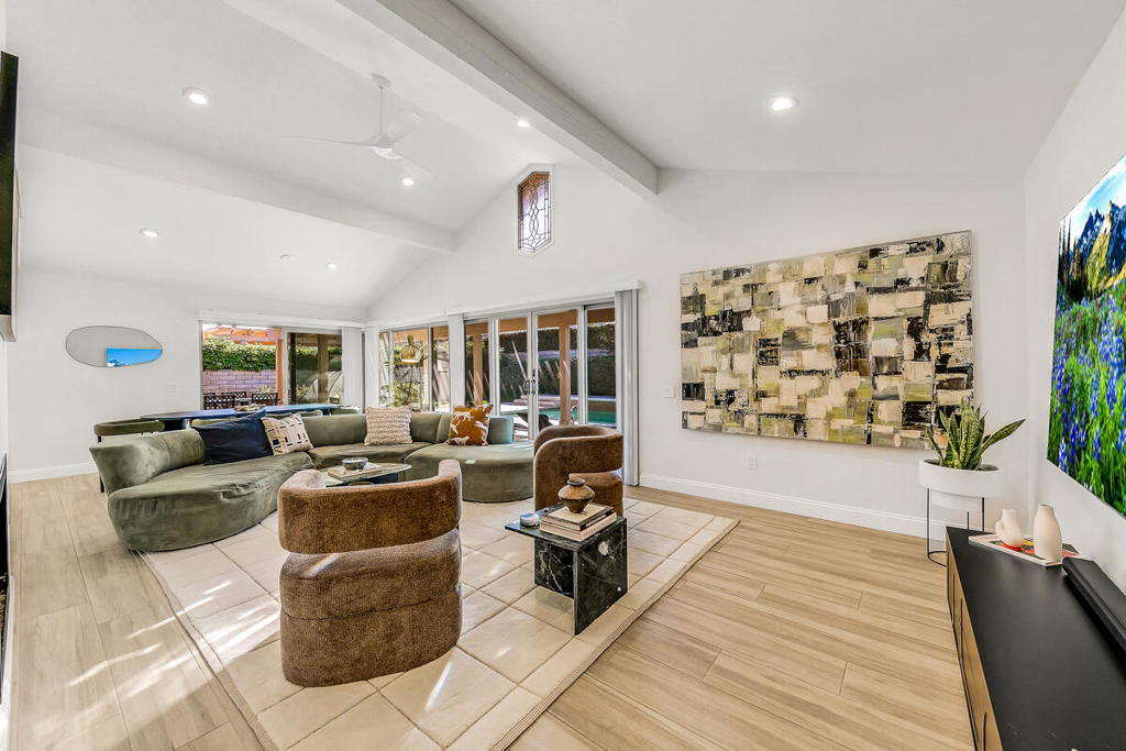 45455 Crow Circle Property Photo 8