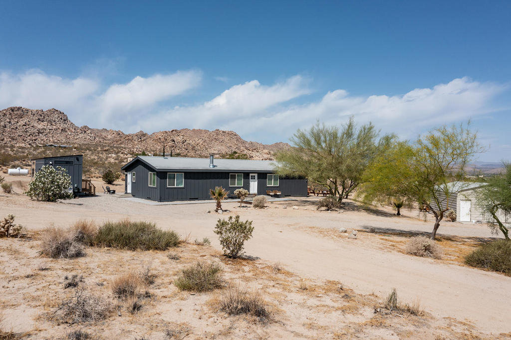 7122 Sunkist Road Property Photo 1