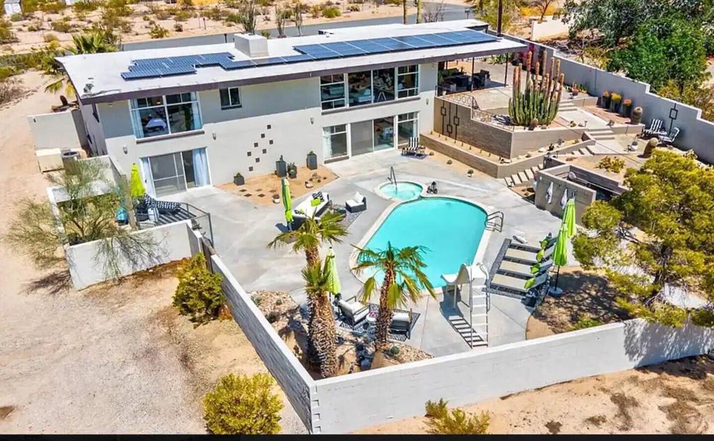73633 Desert Trail Drive Property Photo 1
