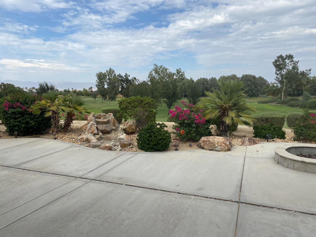 60460 Desert Rose Drive Property Photo 12