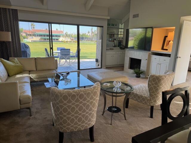 118 Racquet Club Drive S Property Photo 1