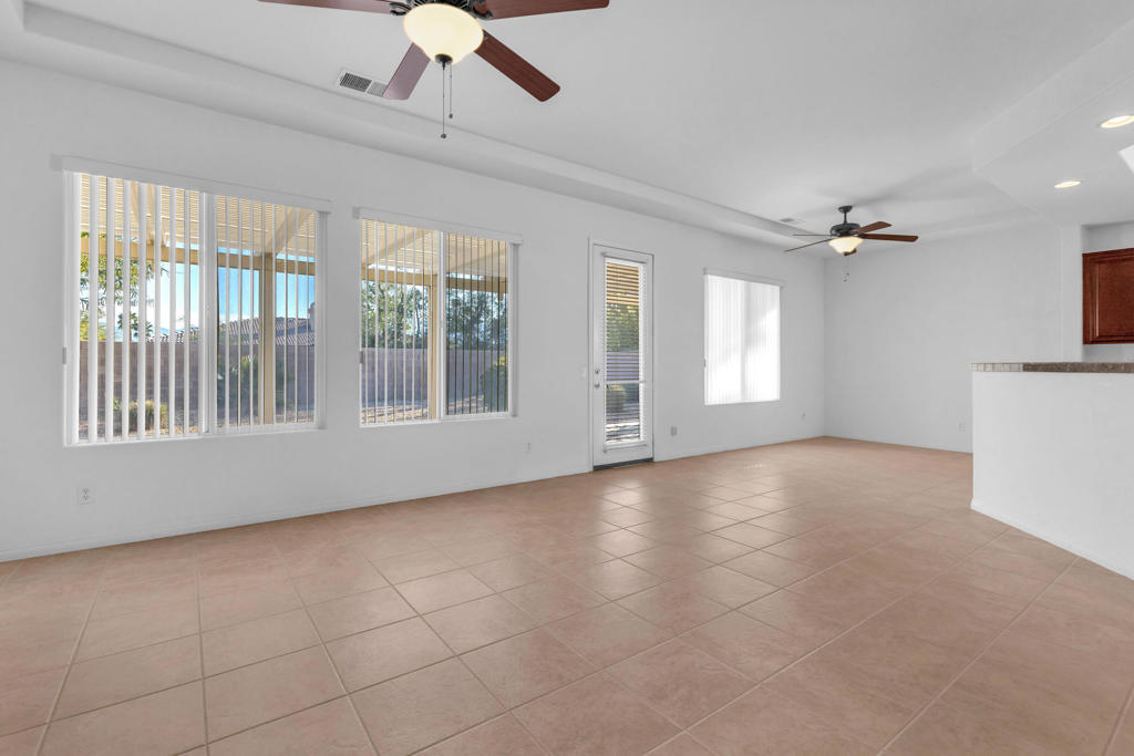 79859 Amora Drive Property Photo 8
