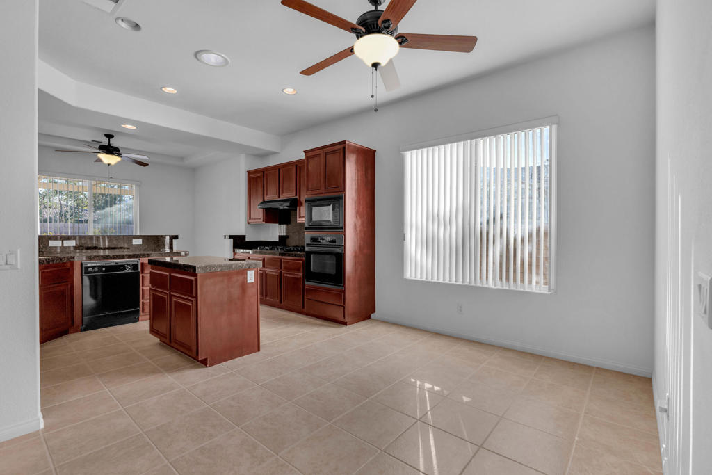 79859 Amora Drive Property Photo 9