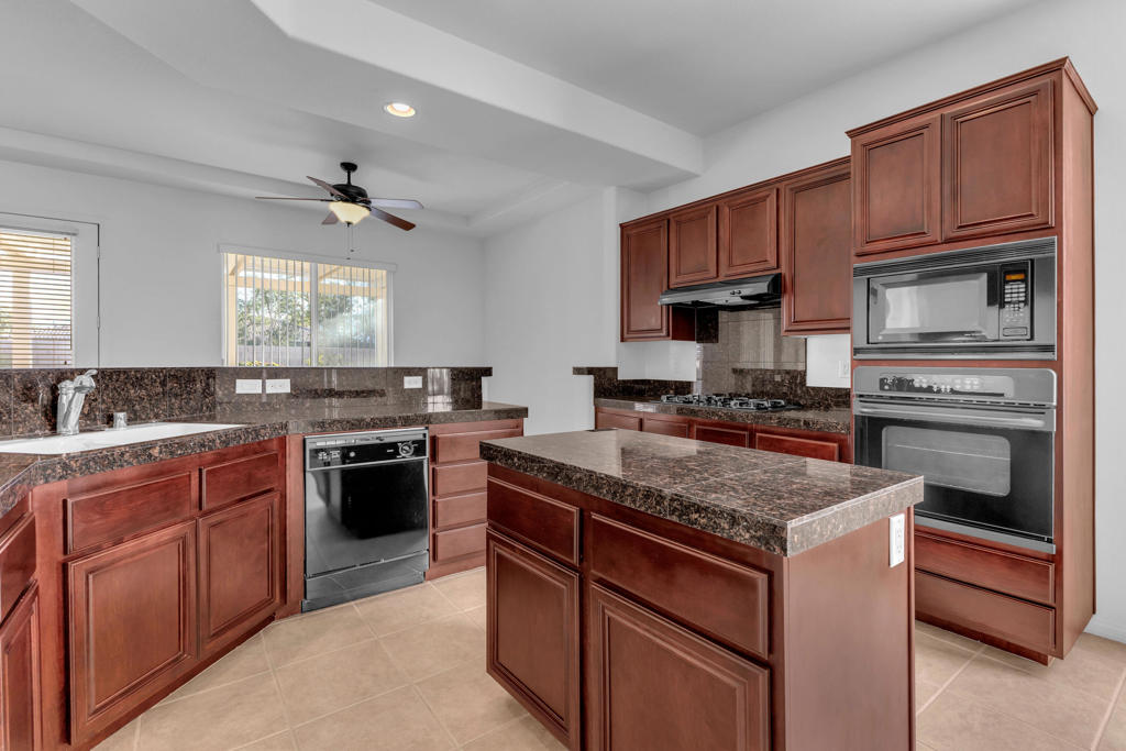 79859 Amora Drive Property Photo 10