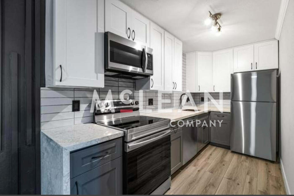2809 N Los Felices Circle E 212 Property Photo 6