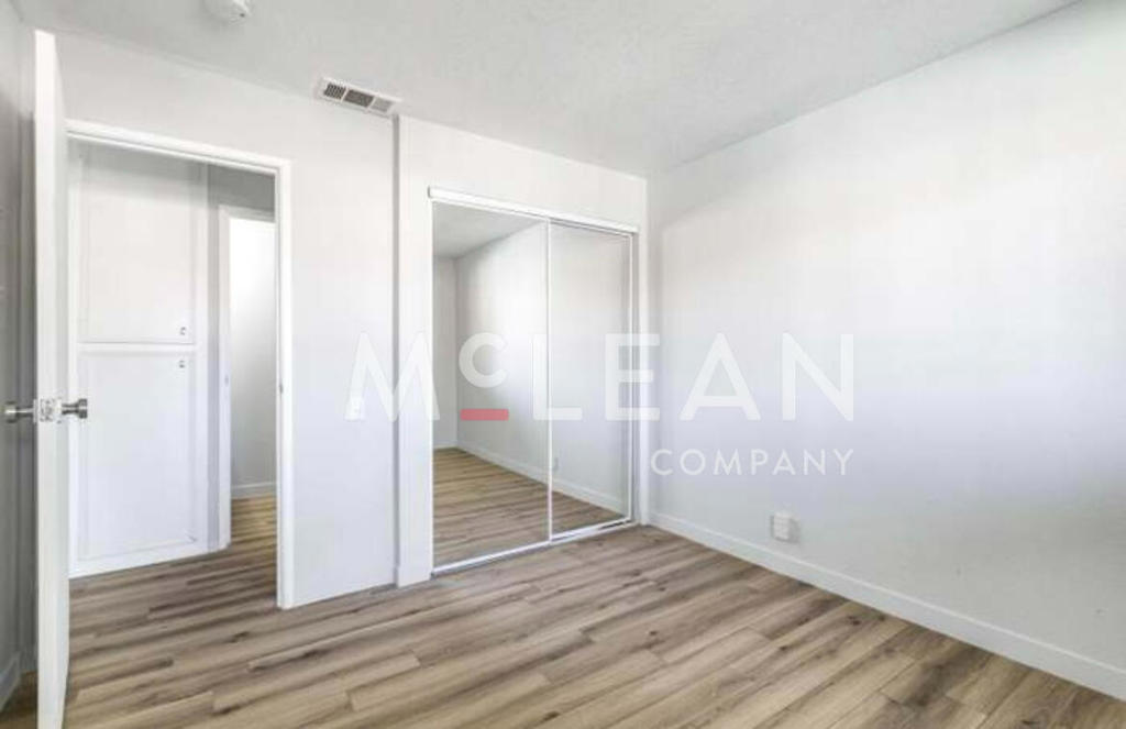 2809 N Los Felices Circle E 212 Property Photo 18