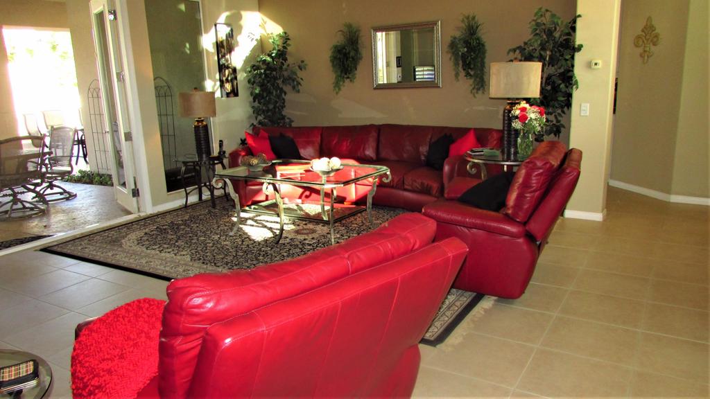 34 Paris Way Property Photo 6