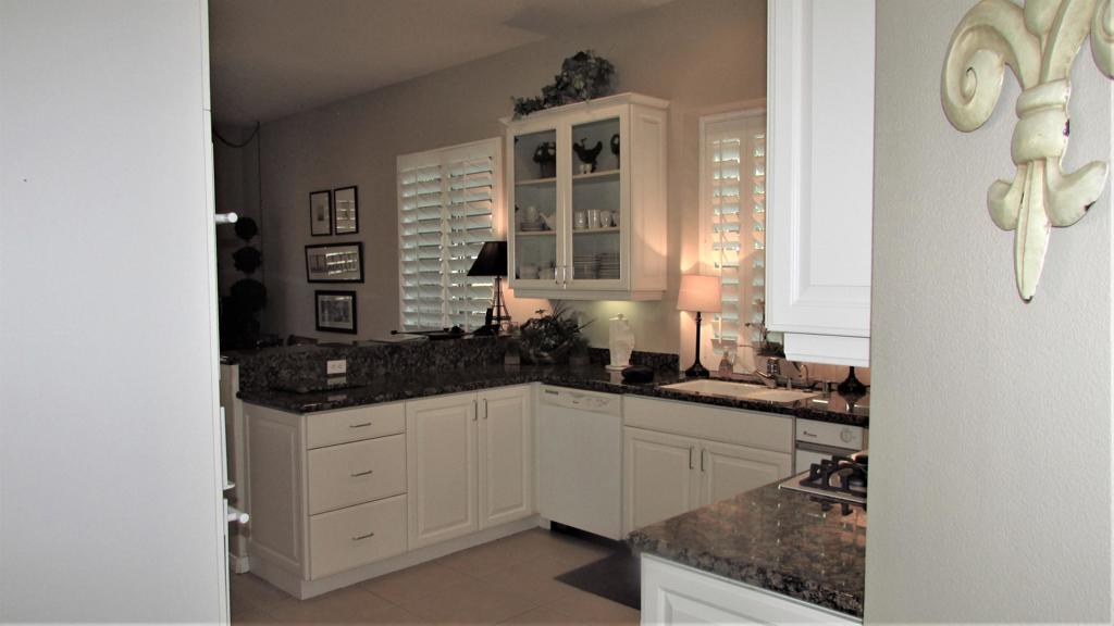 34 Paris Way Property Photo 8