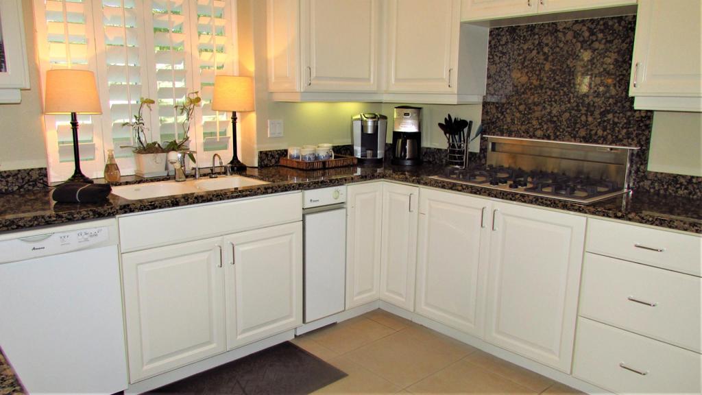 34 Paris Way Property Photo 9