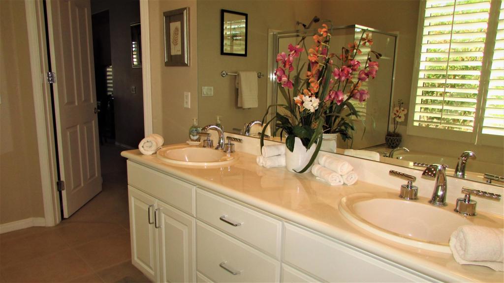 34 Paris Way Property Photo 18