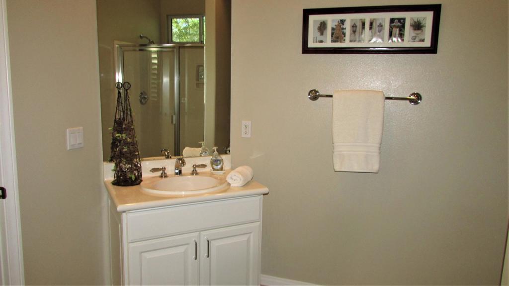 34 Paris Way Property Photo 27