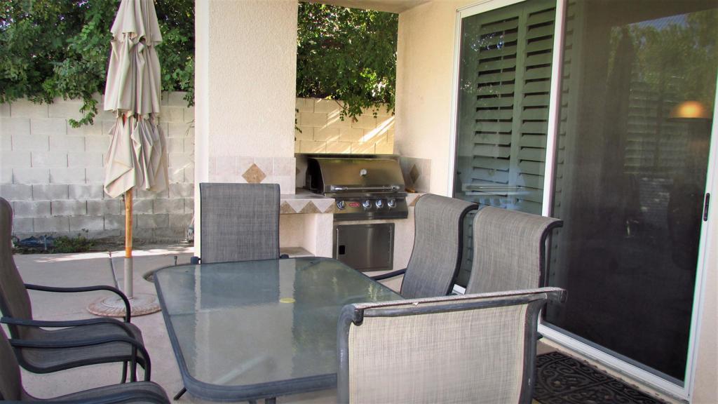 34 Paris Way Property Photo 33