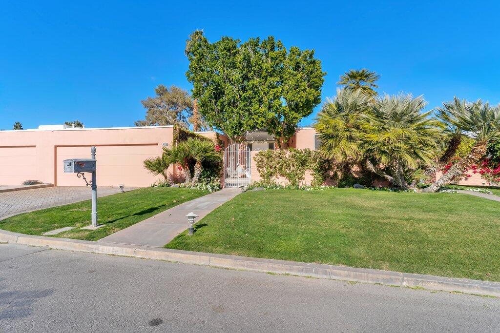 47126 El Menara Circle Property Photo 2