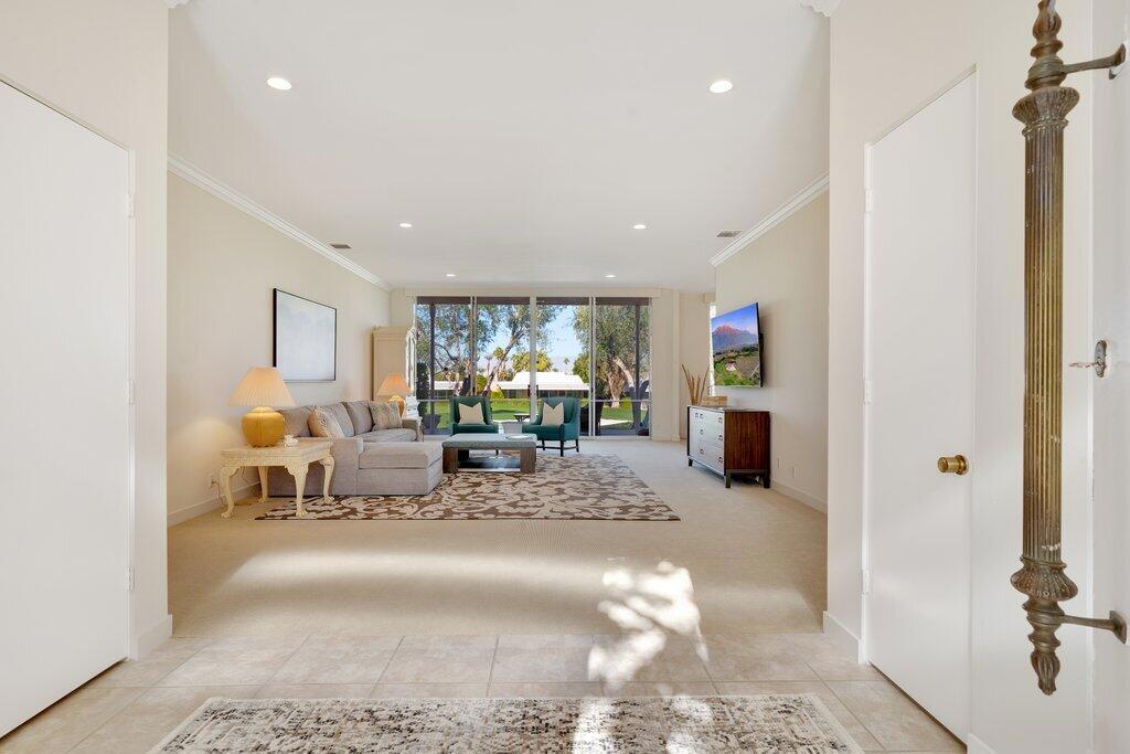 47126 El Menara Circle Property Photo 4
