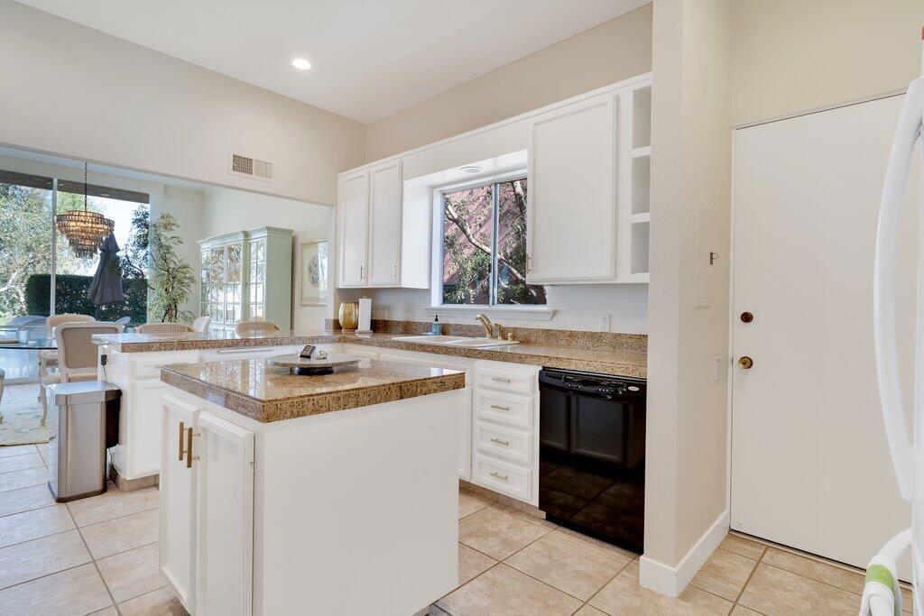 47126 El Menara Circle Property Photo 14