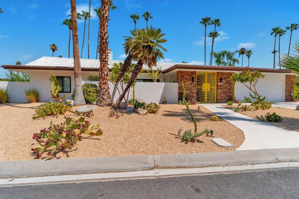 2598 S Camino Real Property Photo 1