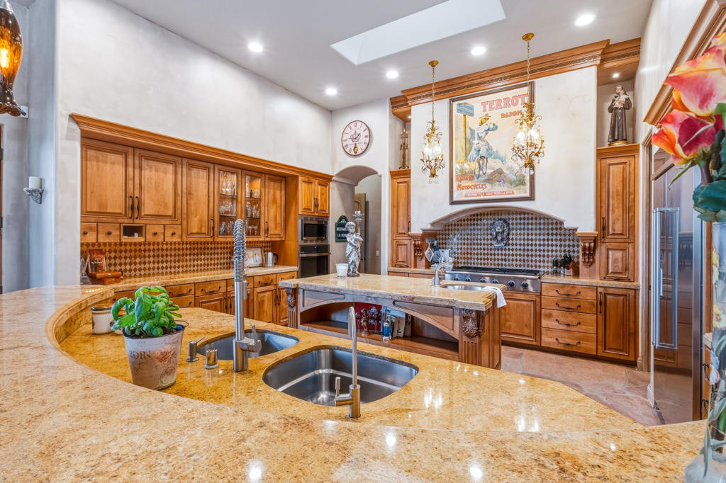 35 Overland Court Property Photo 8