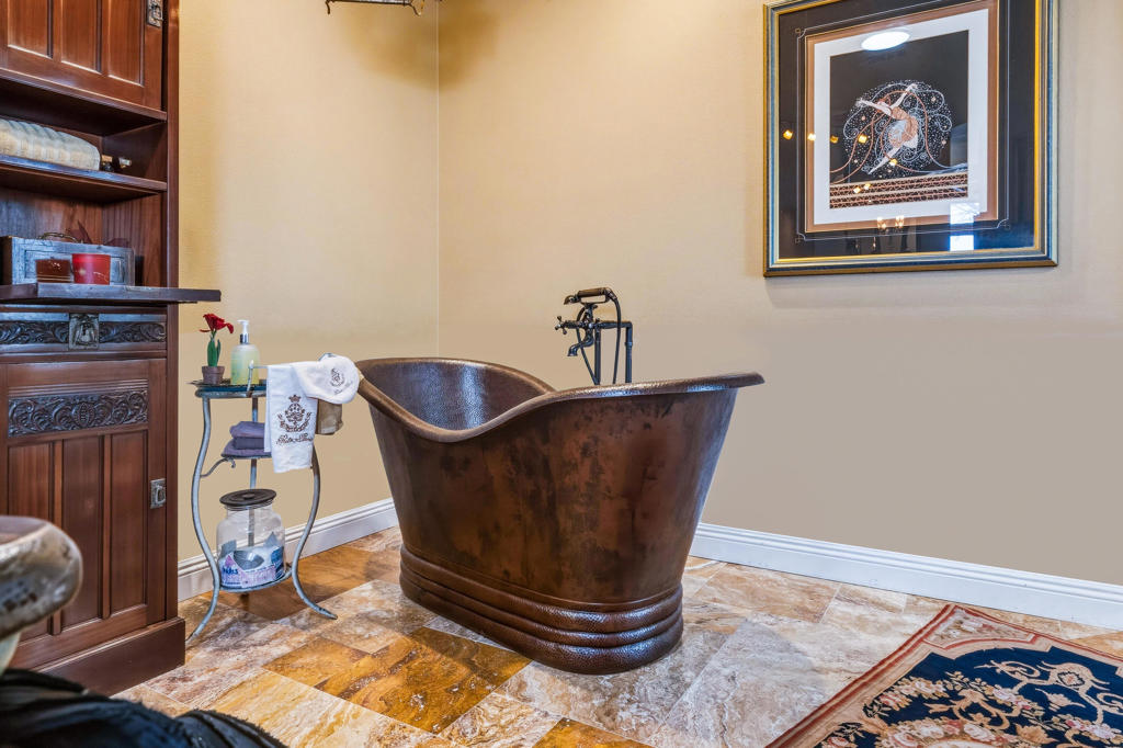 35 Overland Court Property Photo 15