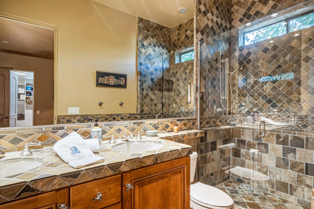 35 Overland Court Property Photo 18