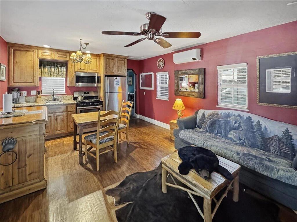 450 Georgia Street Property Photo 6