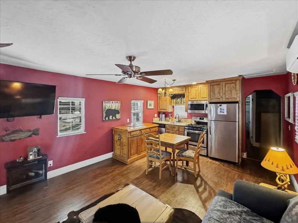 450 Georgia Street Property Photo 7