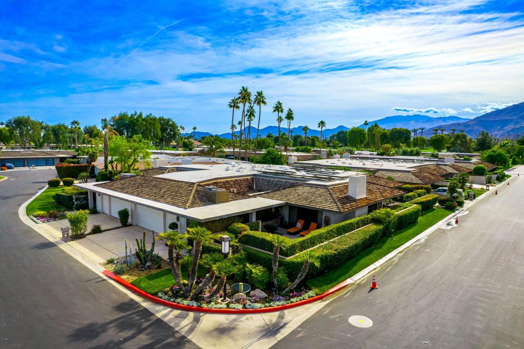 1 Briarcliff Court Property Photo 3