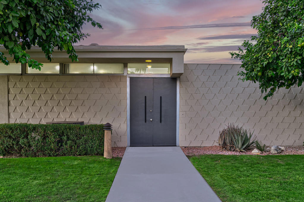314 Desert Lakes Drive Property Photo 1