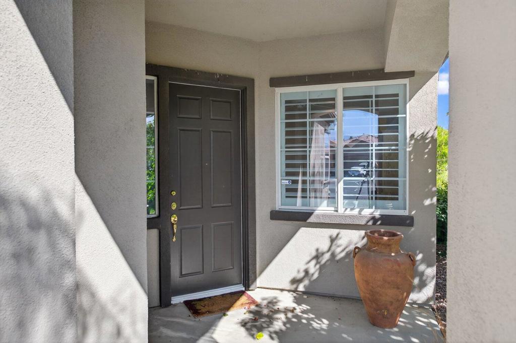 80456 Glen Eagles Court Property Photo 3