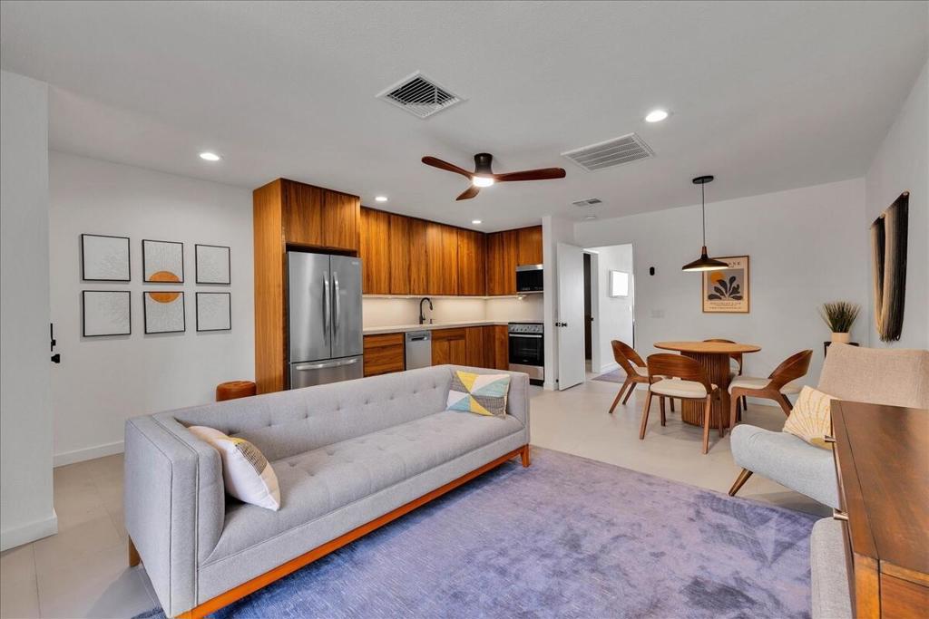 470 S Calle Encilia B14 Property Photo 2