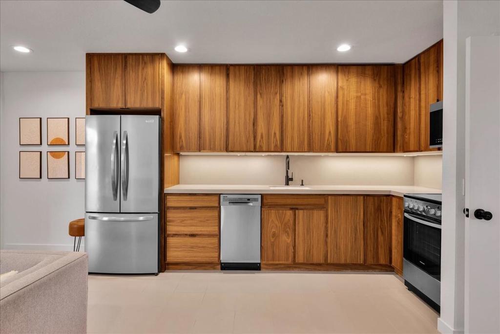 470 S Calle Encilia B14 Property Photo 3