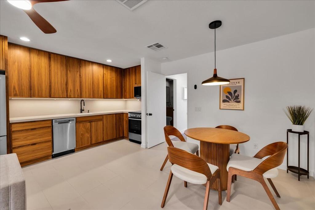 470 S Calle Encilia B14 Property Photo 4